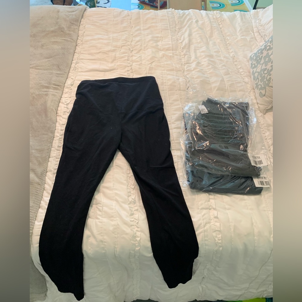 Old Navy maternity leggings, size M. Navy and gray pair never worn!